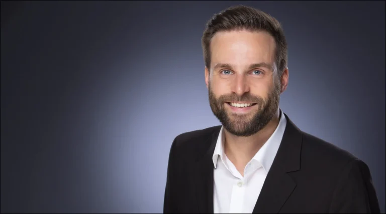 Professionelle Bewerbungsfotos und Businessfotos - Mann im Anzug, Fotostudio Göttingen